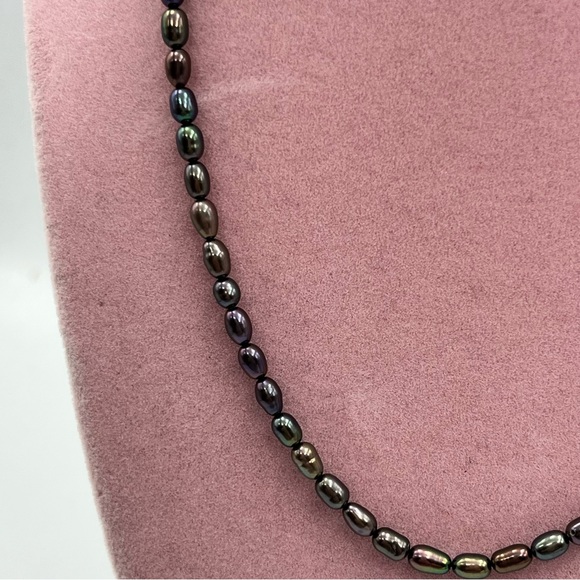 Vintage peacock color freshwater Iridescent Pearl small Necklace - Picture 7 of 8